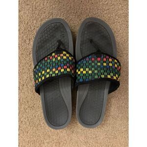 Baretraps Women's "Dasie" Multicolor Textile Thong Sandals Size 6.5M
